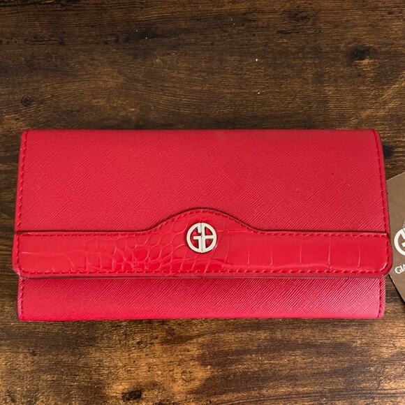 NWT MSRP$65 GIANI BERNINI
Saffiano Leather Receipt Wallet Red - Picture 1 of 3